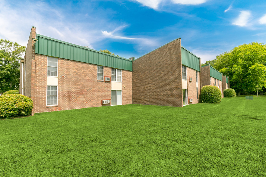 Building Photo - Oakmont North Apartments