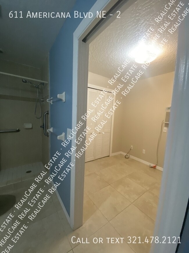 Building Photo - 611 Americana Blvd NE