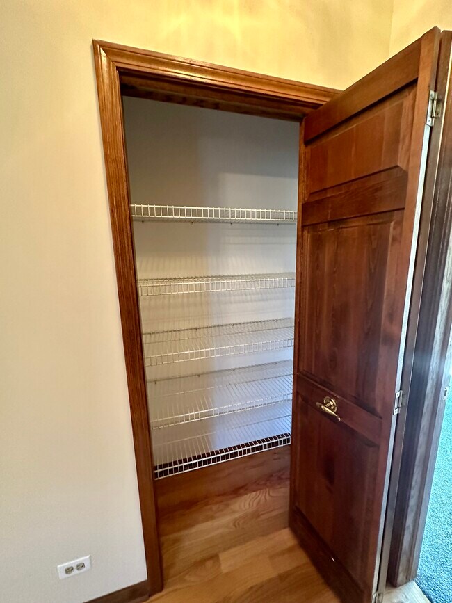 Linen Closet - 1010 Arbor Ct