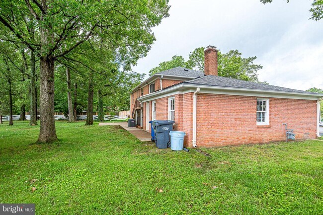 Building Photo - 5001 Ninian Ct