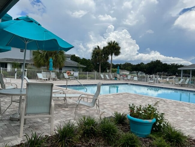 Building Photo - Beautiful Waterfront 2/2 Furnished Home Available April 2024