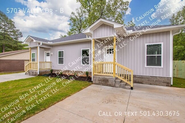 Building Photo - 5703 Valley Dr