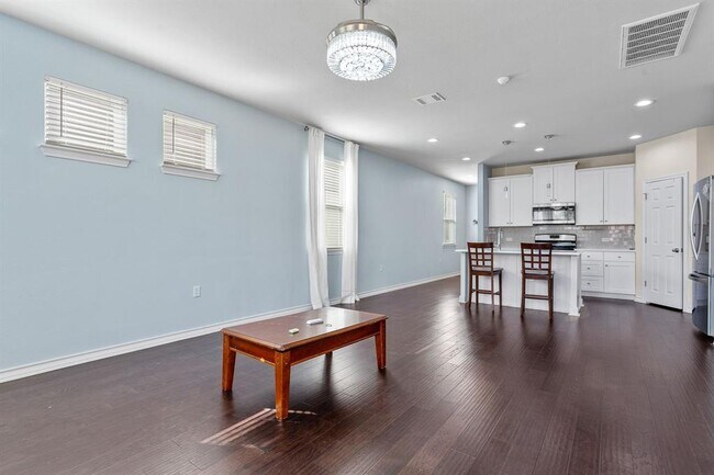 Building Photo - 12104 Cimaizon Dr