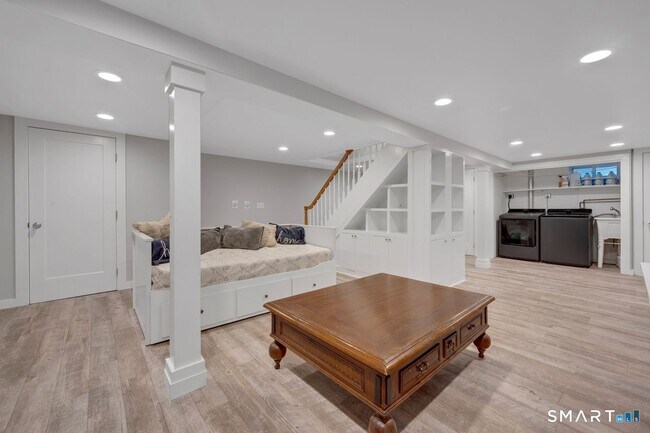 Building Photo - 51 Ledgewood Dr