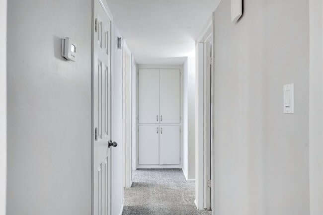 Building Photo - SFH 5/3