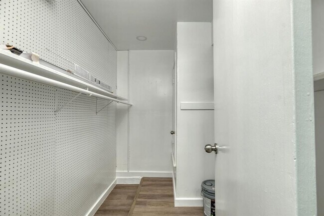Building Photo - 1301 Black Cherry Dr