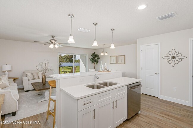 Building Photo - 177 Hidden Woods Pl