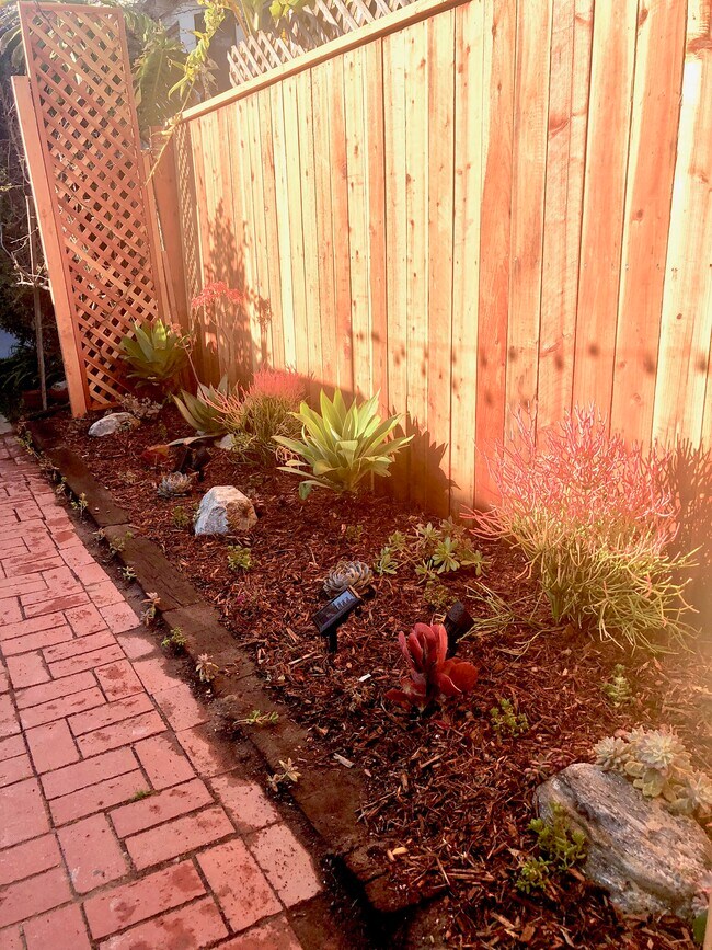 Building Photo - 35 Dudley Ave