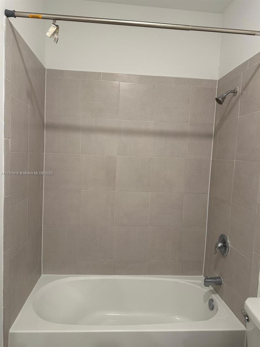 second bath - 1715 SE 27th Rd