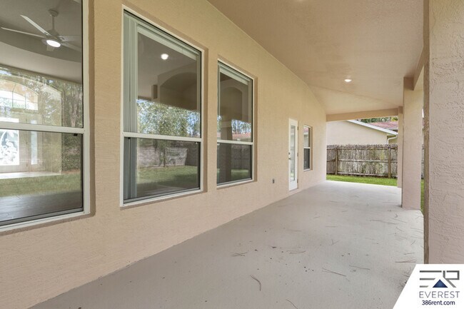 Building Photo - 19 Webwood Pl