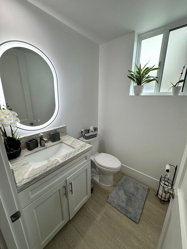 Building Photo - Luxury Coastal Living – Brand New Custom H...