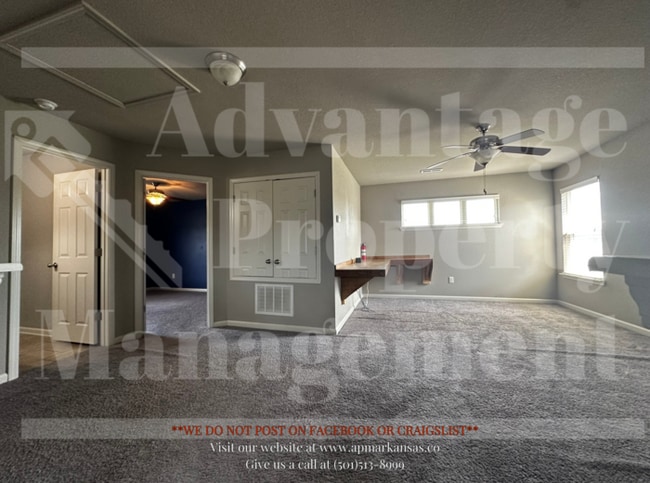 Building Photo - Two-Story home located in the vibrant city...