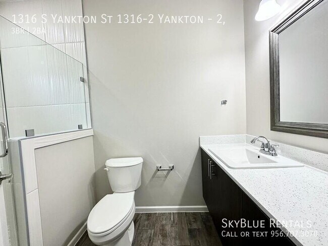 Building Photo - 1316 S Yankton St