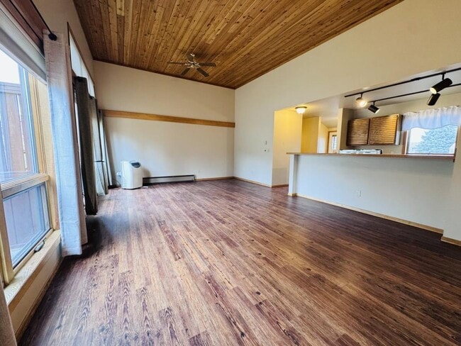 Building Photo - 2433 Sunlight Cir