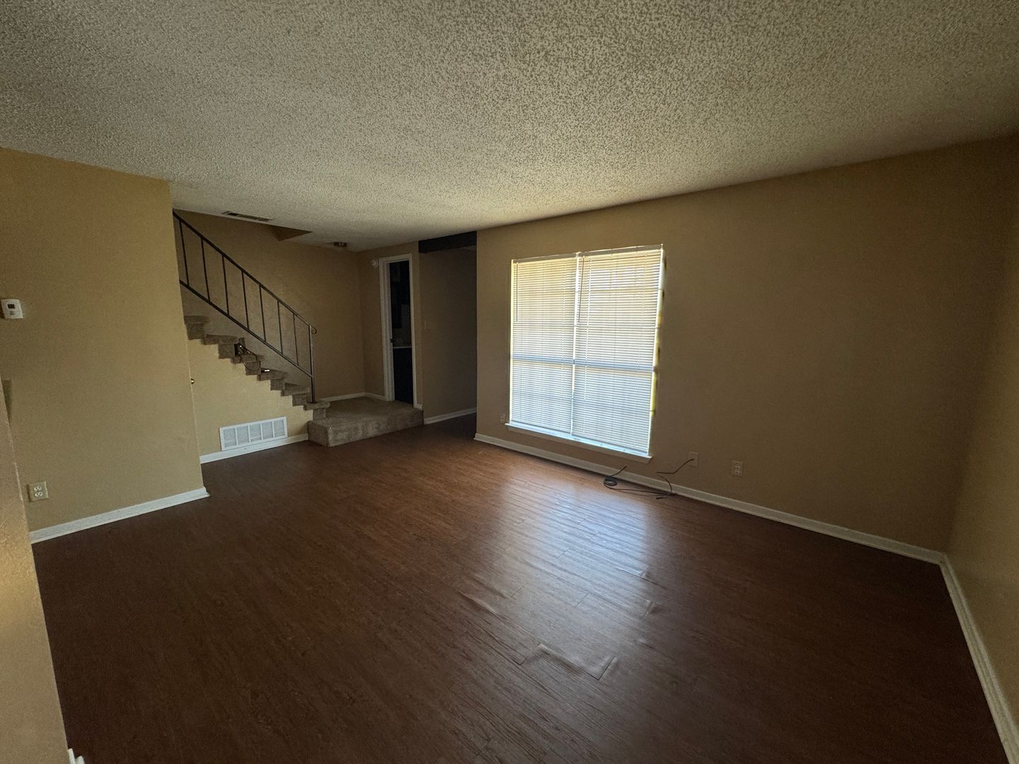 Building Photo - 1102 Covey Ln