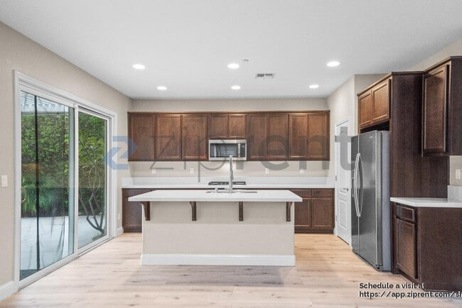 Building Photo - 1726 Hummingbird Way