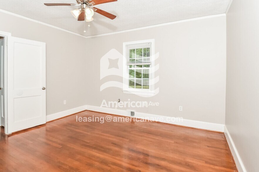 Building Photo - 123 Hendrix St