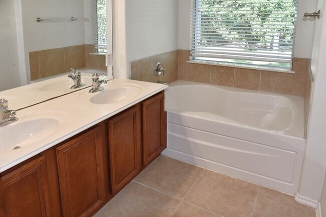 Building Photo - 13600 Breton Ridge St