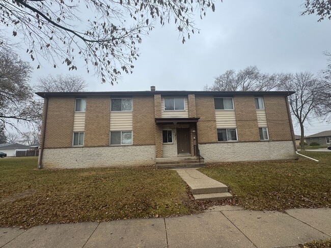 Building Photo - 51st Street 8 Families
