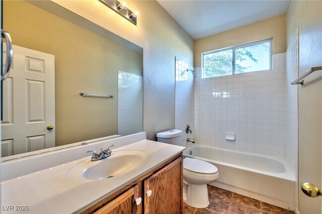 Building Photo - 6236 Huntington Ridge Ave