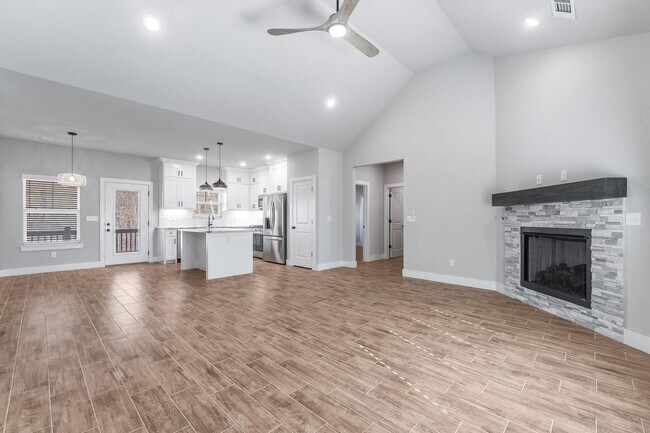 Building Photo - Welcome to this stunning 3-bedroom, 2-bathroom home that boasts a range of high-quality features ...