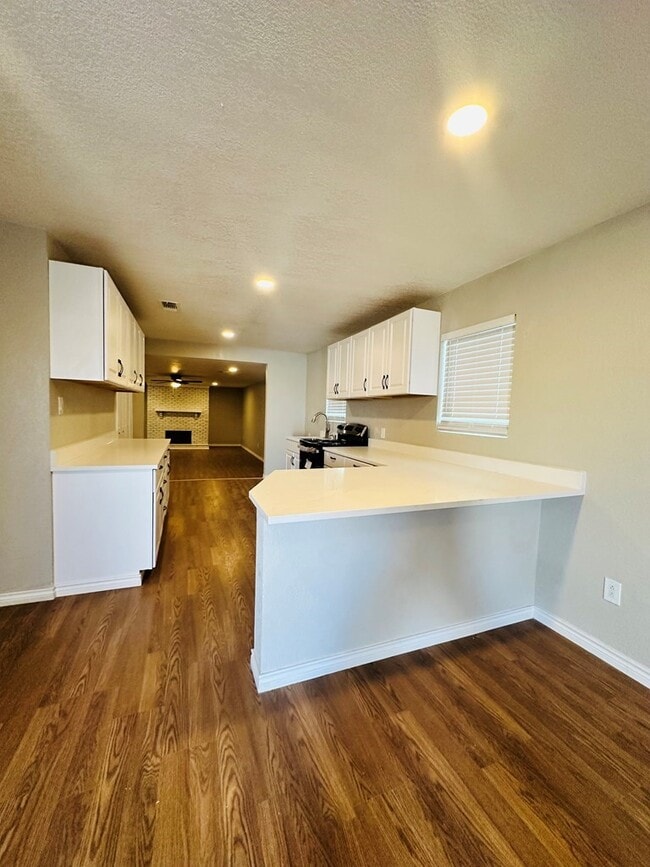 Building Photo - 1408 Stadium Ave