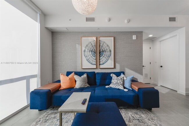 Building Photo - 227 NE 2nd St