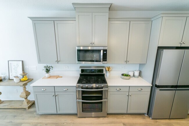 Building Photo - Incredible Pool Home