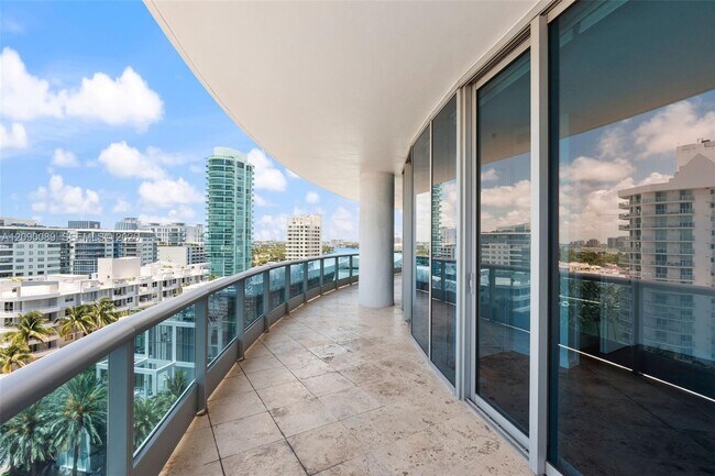 Building Photo - 5959 Collins Ave
