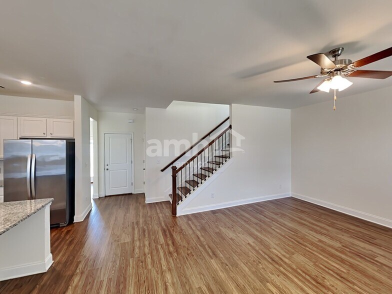 Building Photo - 414 Otter Trl