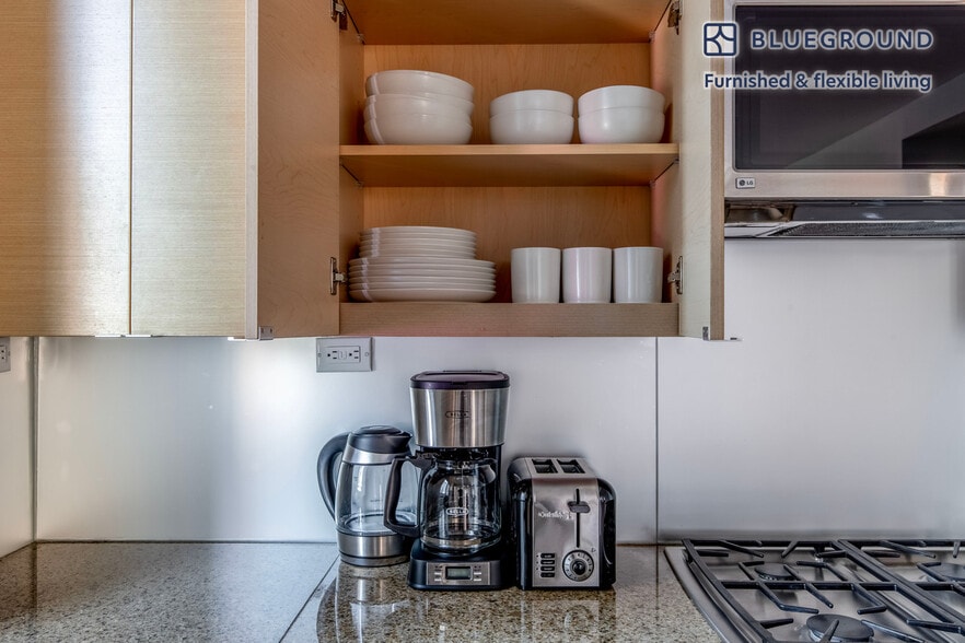 Building Photo - 1600 Broadway-SI FL19-ID1333