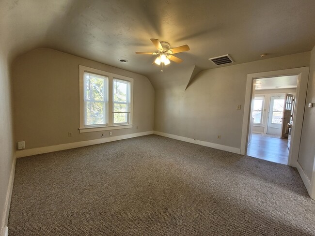 Building Photo - 1612 N Appleton St