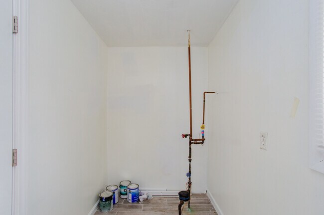 Building Photo - 720 Durham Ln