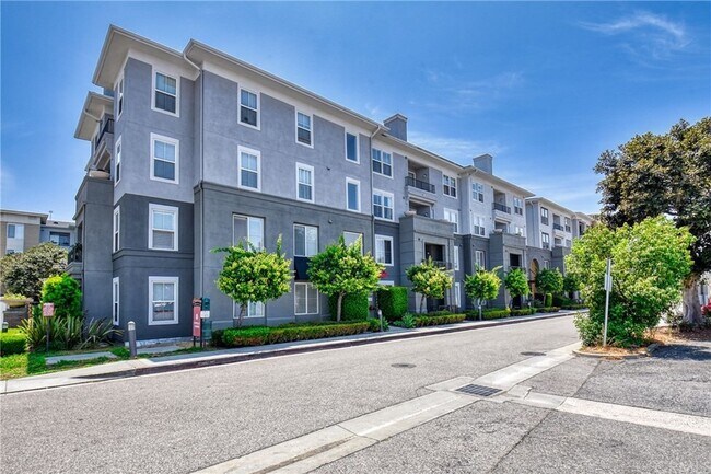 Building Photo - 1801 E Katella Ave