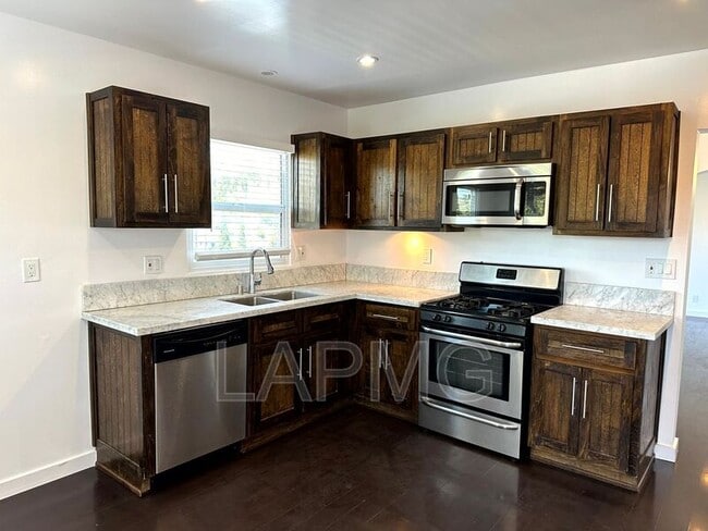 Building Photo - 5036 Ladd Ave