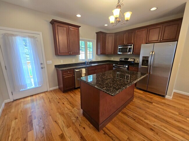Building Photo - 21 Old Oak Dr
