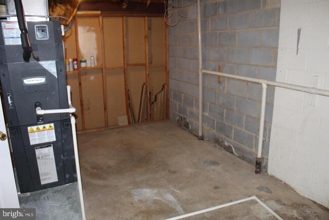 Building Photo - 503 S Patrick St