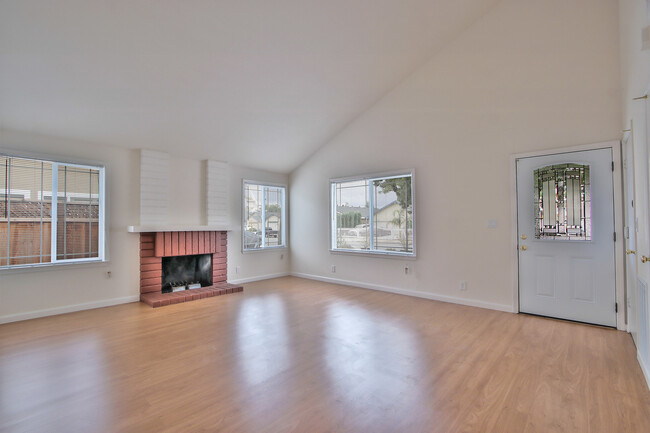 Building Photo - 4bd/2ba Home in South San Jose