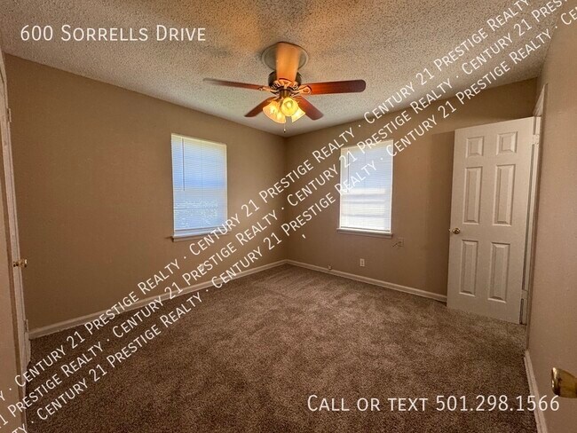 Building Photo - 600 Sorrells Dr