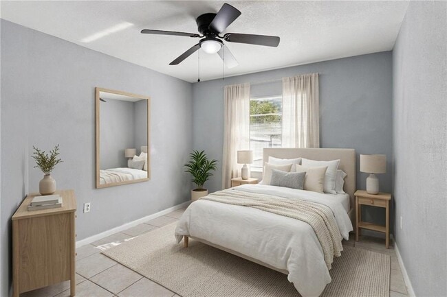 Building Photo - 1336 Fairway Dr