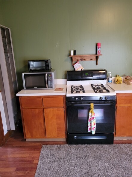 Kitchen - 322 S 9th St