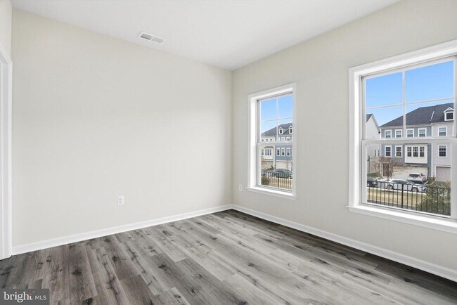 Building Photo - 14325 Potomac Heights Ln