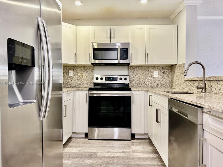 Primary Photo - 15430 SW 82nd Ln