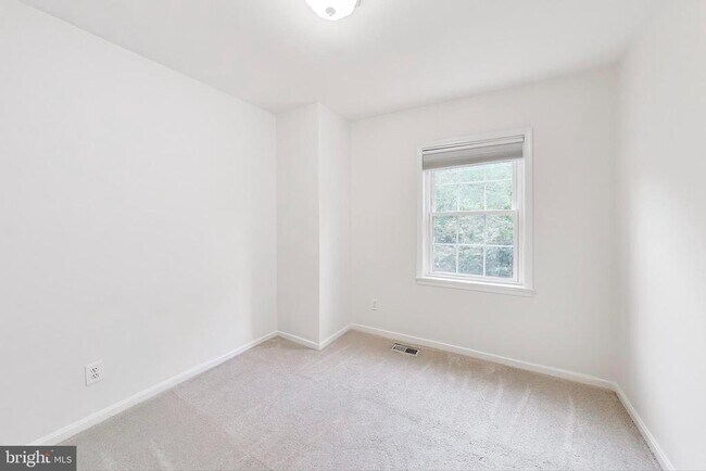Building Photo - 1325 Chetworth Ct
