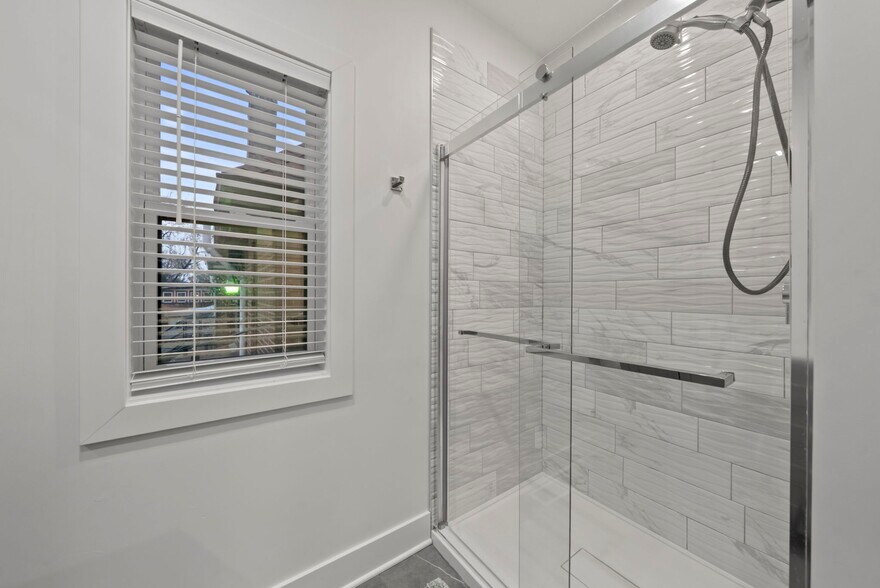 Building Photo - 1205 Hamlet St