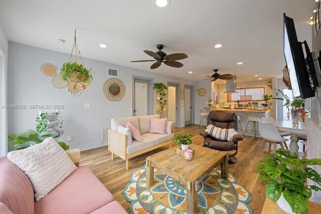 Building Photo - 314 New Hampshire St