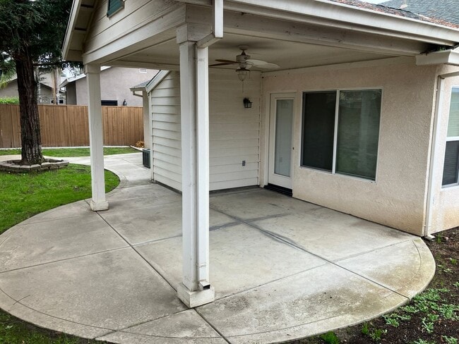 Building Photo - 358 Sunshine Way