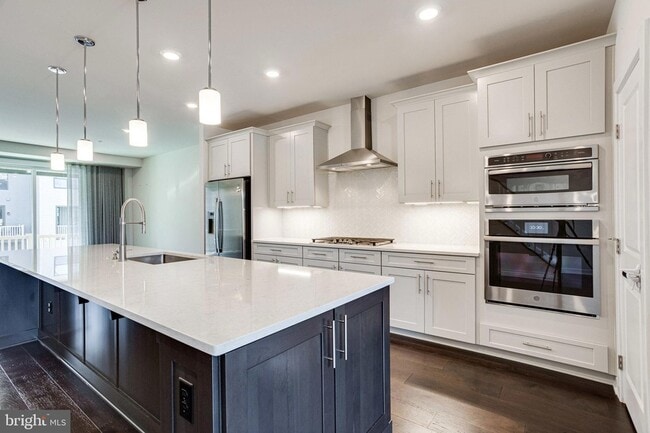 Building Photo - 43469 Grandmoore St