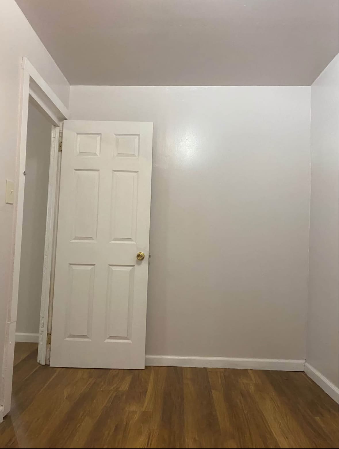 Small bedroom - 266 7th St