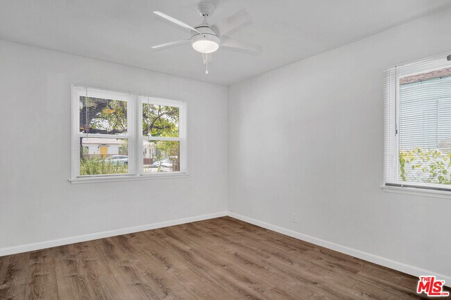 Building Photo - 2207 Ocean Park Blvd
